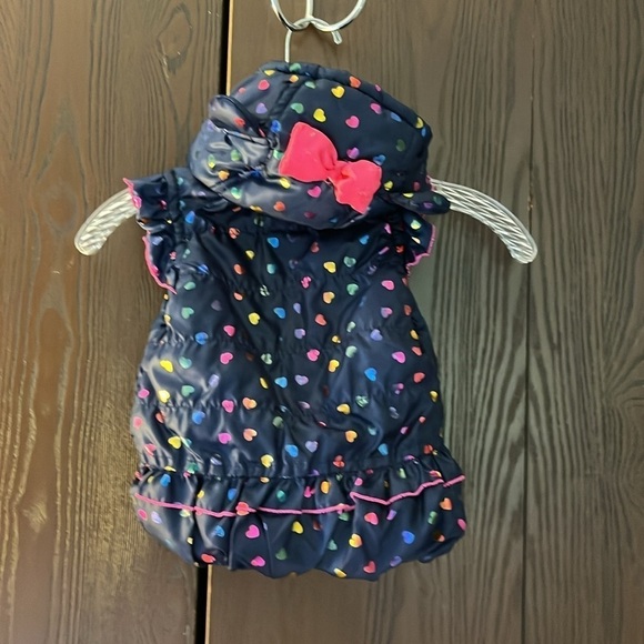 Nannette Kids sleeveless quilted puffer vest. Navy blue with shiny hearts. Size4 - Picture 5 of 8